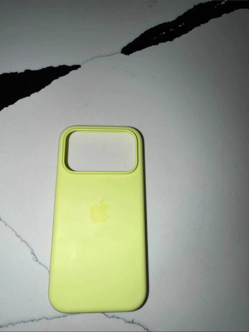 Apple Silicone iPhone Case - Neon Yellow 17 pro